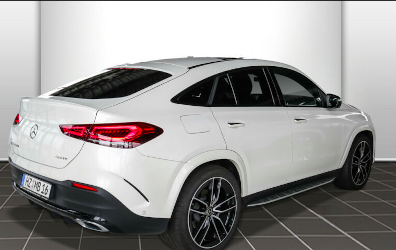 MERCEDES GLE COUPÉ 400d AMG - předváděcí auto skladem | super cena | nákup online | bílá metalíza | autoibuy.com